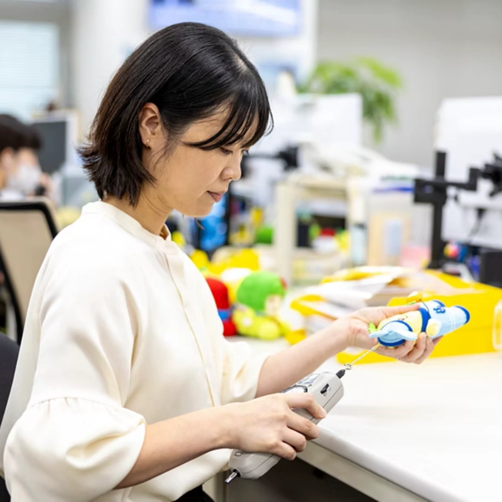 手に取った人に安心を届けたい。<br />
手作業でのチェックが重要。