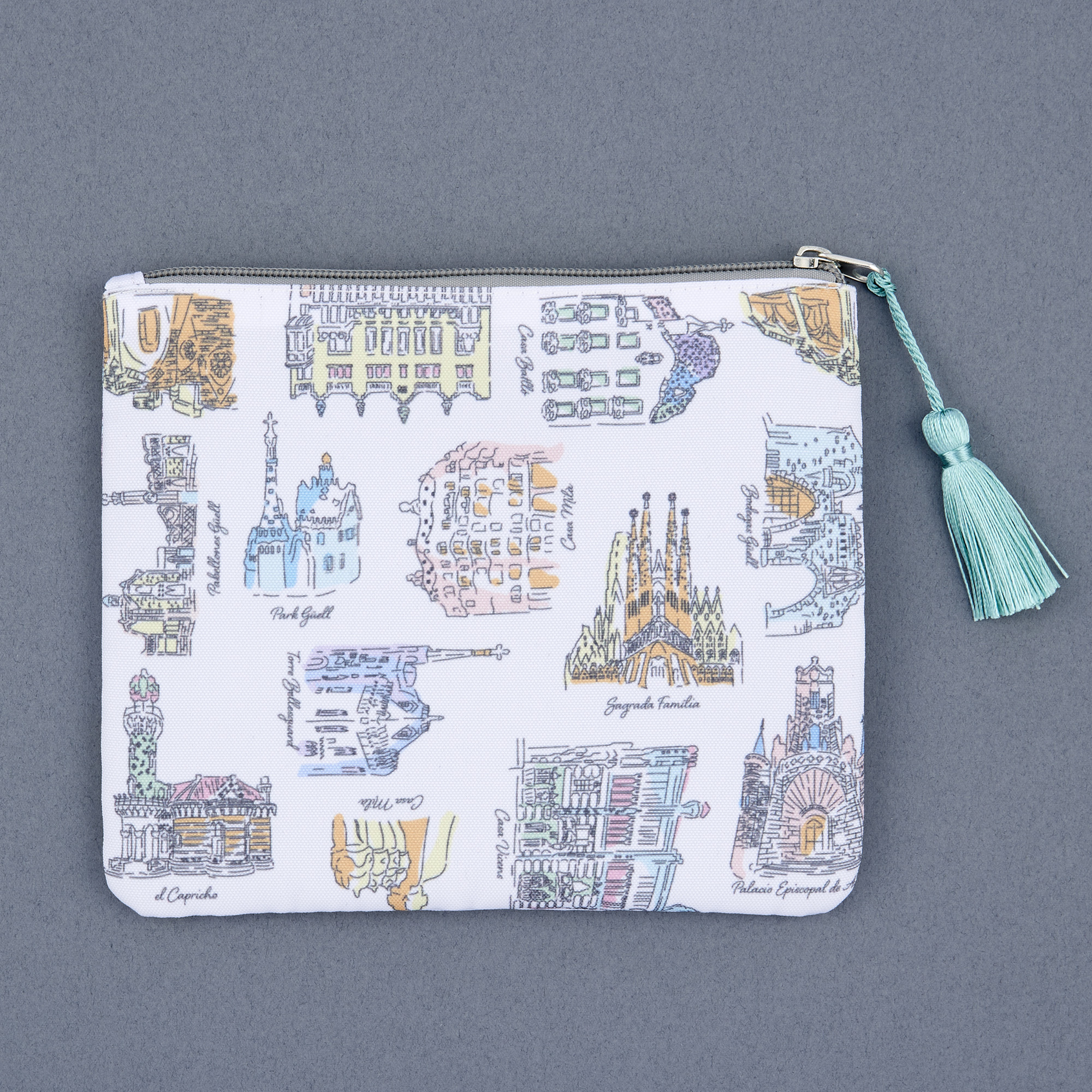 ガウディ没後100年公式行事　NEKED meets　ガウディ展　ポーチ